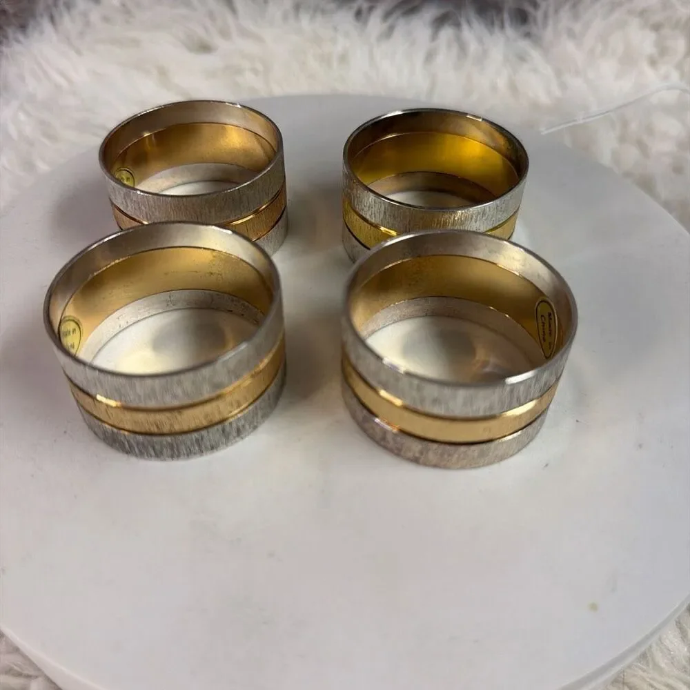 Vintage Set of New 4 William Wm A Rogers Oneida Silverplated Brass Napkin Rings